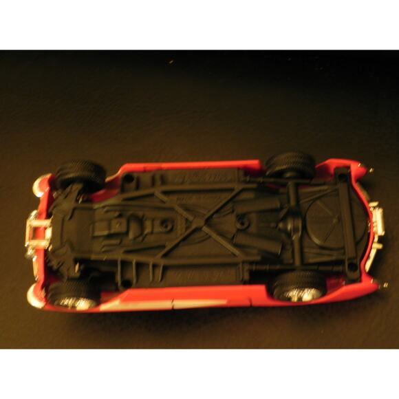 SunnySide 1957 Corvette Roadster Convertible 1:24 Die Cast model car - Picture 10 of 10